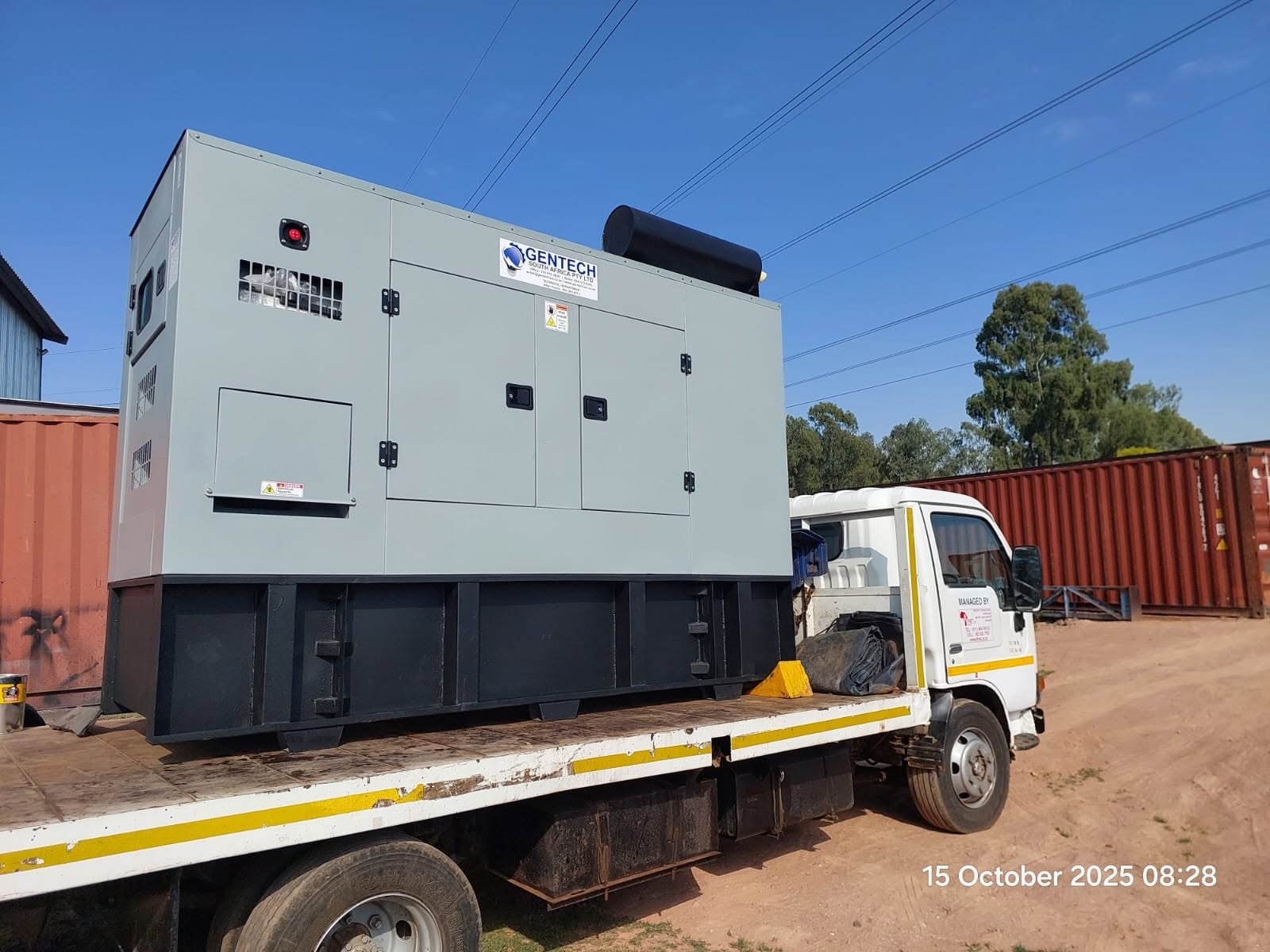 200 kVA generator with 1000 litre fuel tank